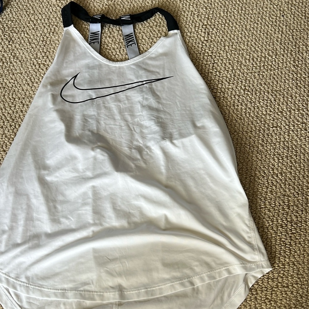white nike workout top